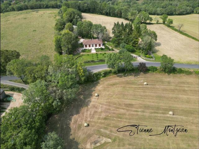 Maison 123 m², 1.4 hectare de terrain, sans voisins, atelier et