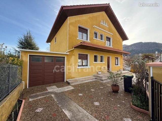 Maison 12 pièces 158 m²