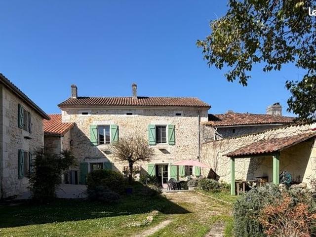 Maison 12 pièces 198 m²