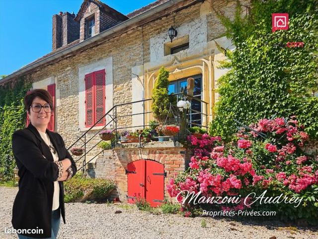 Maison 12 pièces 1 456 m²