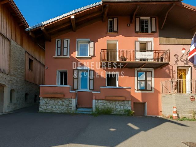 Maison 12 pièces 240 m²