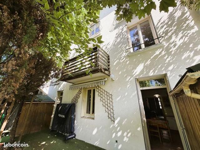 Maison 12 pièces 240 m²