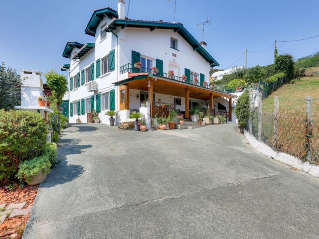 Maison 12 pièces 240 m²