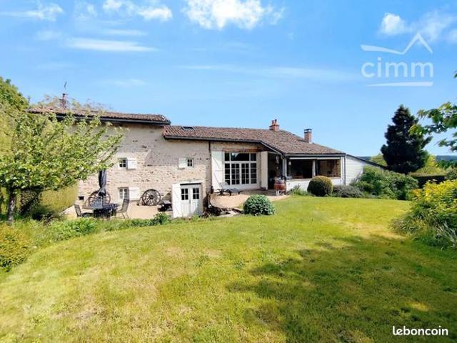 Maison 12 pièces 240 m²