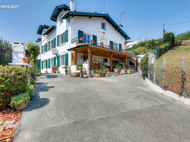 Maison 12 pièces 240 m²