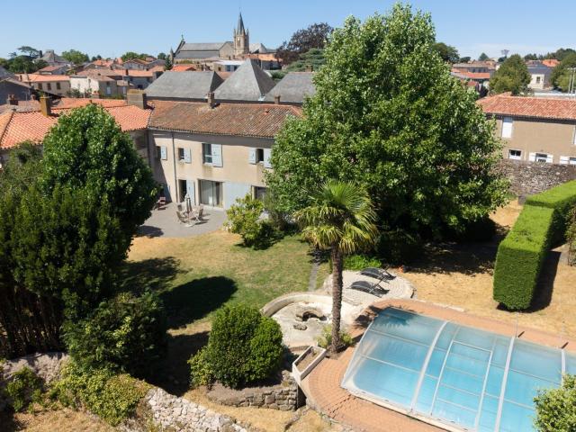Maison 12 pièces 241 m²