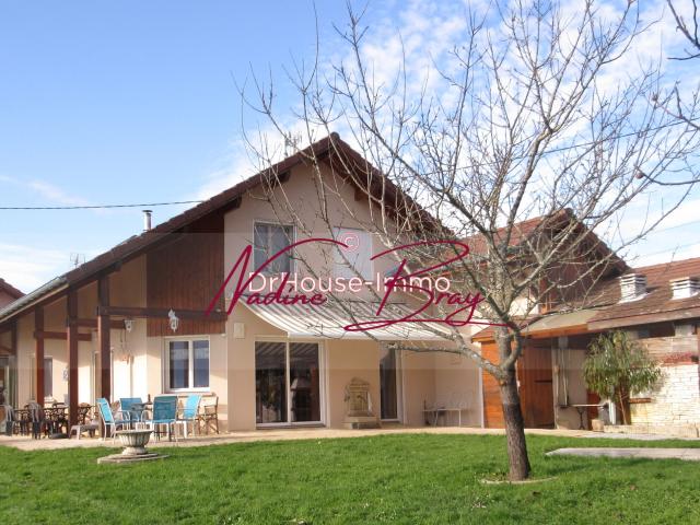 Maison 12 pièces 241 m²