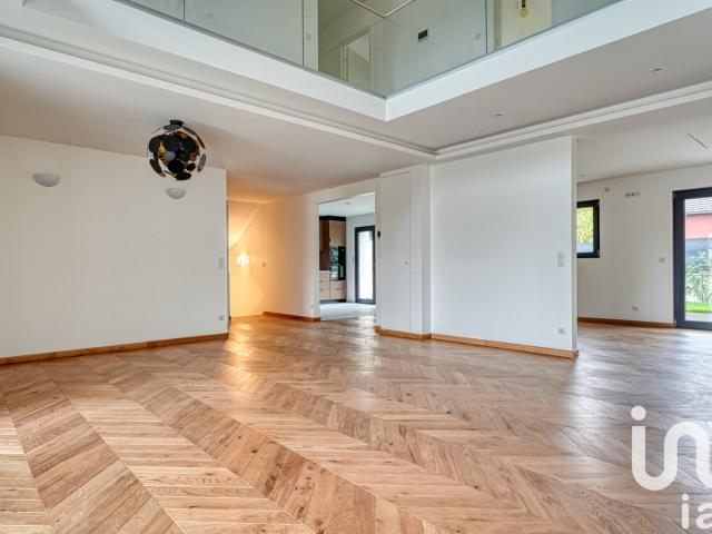 Maison 12 pièces 245 m²