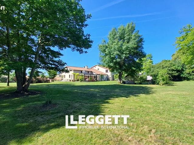 Maison 12 pièces 253 m²