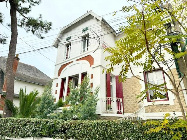 Maison 12 pièces 250 m²