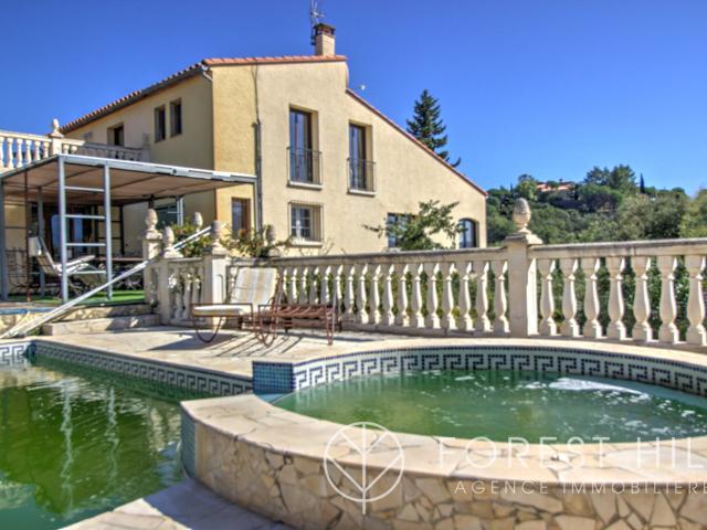 Maison 12 pièces 250 m²