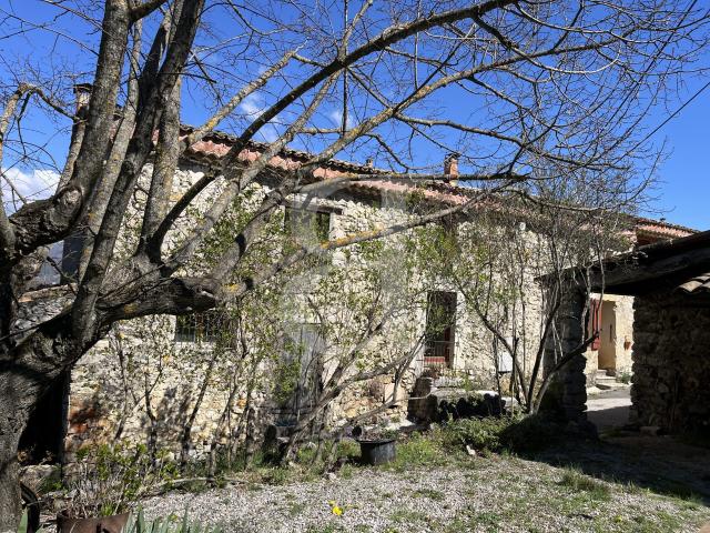 Maison 12 pièces 250 m²