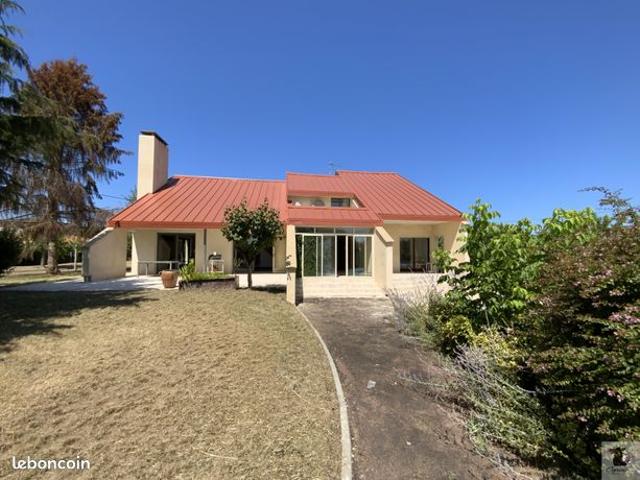 Maison 12 pièces 250 m²