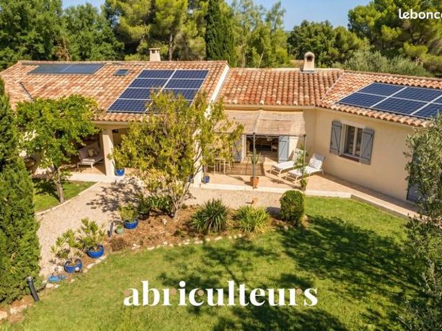 Maison 12 pièces 260 m²