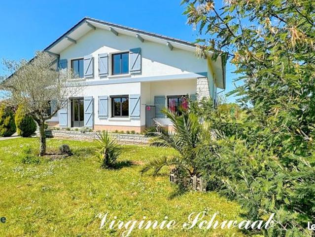 Maison 12 pièces 261 m²