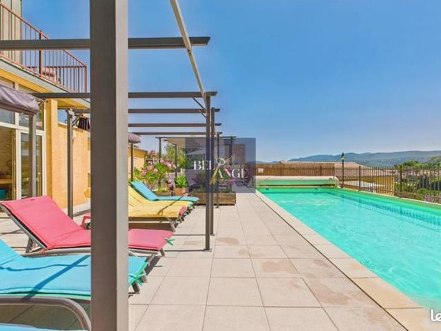 Maison 12 pièces 267 m²