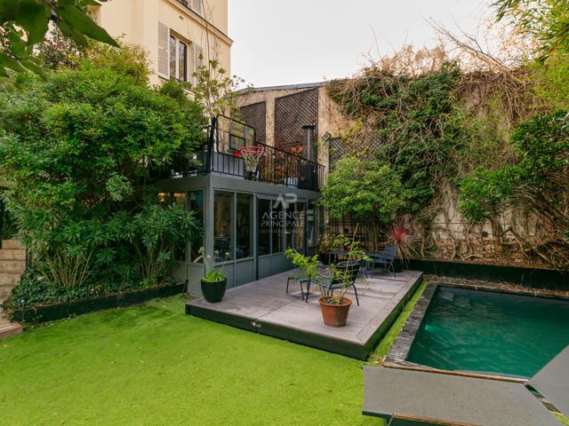 Maison 12 pièces 267 m²