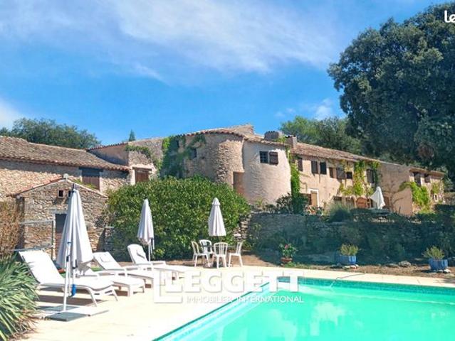 Maison 12 pièces 266 m²