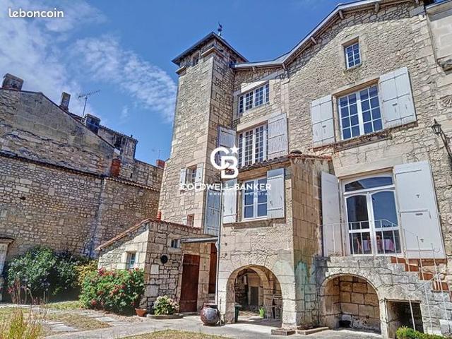 Maison 12 pièces 270 m²