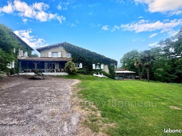 Maison 12 pièces 270 m²