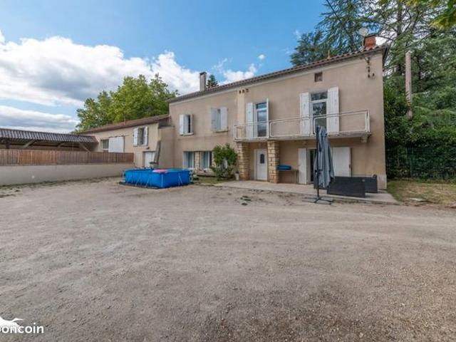 Maison 12 pièces 270 m²