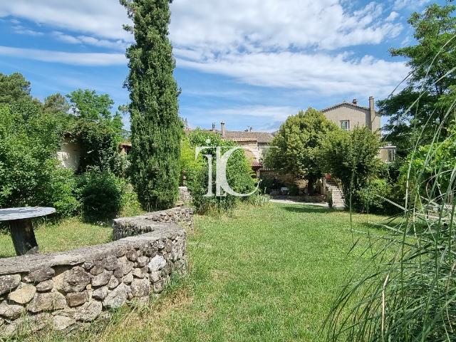 Maison 12 pièces 270 m²