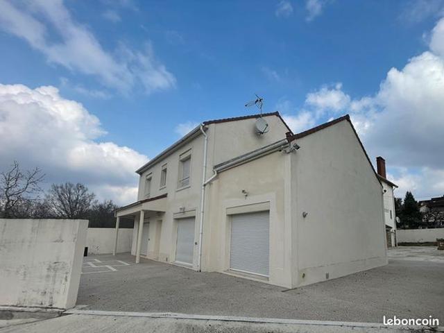 Maison 12 pièces 270 m²
