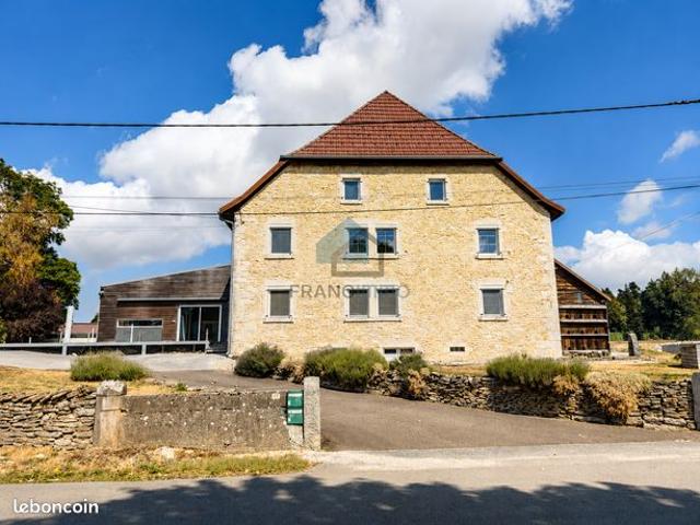 Maison 12 pièces 270 m²