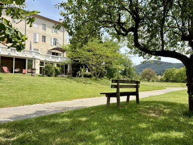 Maison 12 pièces 277 m²