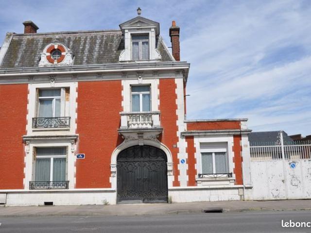 Maison 12 pièces 274 m²