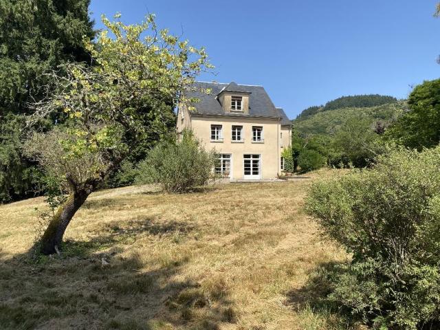 Maison 12 pièces 274 m²