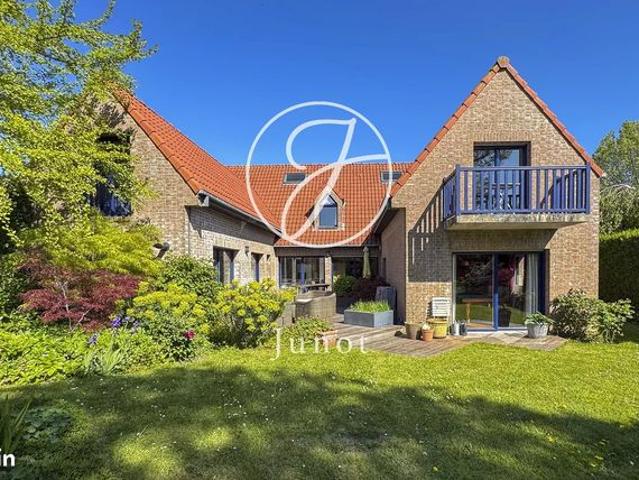 Maison 12 pièces 278 m²