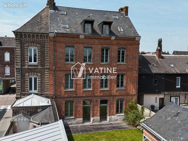 Maison 12 pièces 278 m²