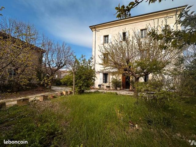 Maison 12 pièces 279 m²