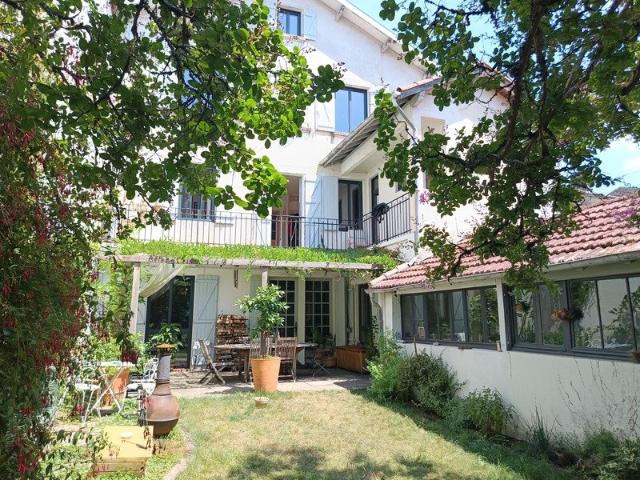 Maison 12 pièces 280 m²