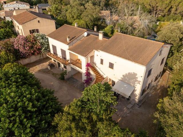 Maison 12 pièces 280 m²