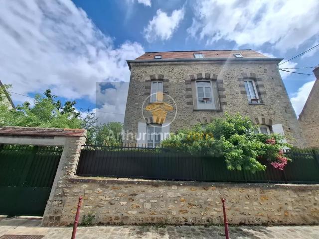 Maison 12 pièces 285 m²