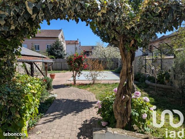 Maison 12 pièces 286 m²