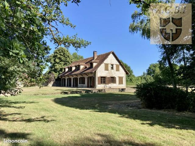 Maison 12 pièces 290 m²