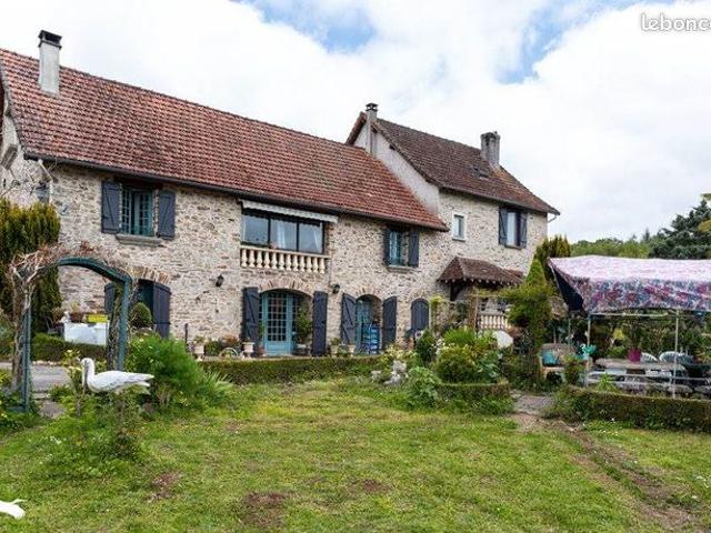 Maison 12 pièces 290 m²