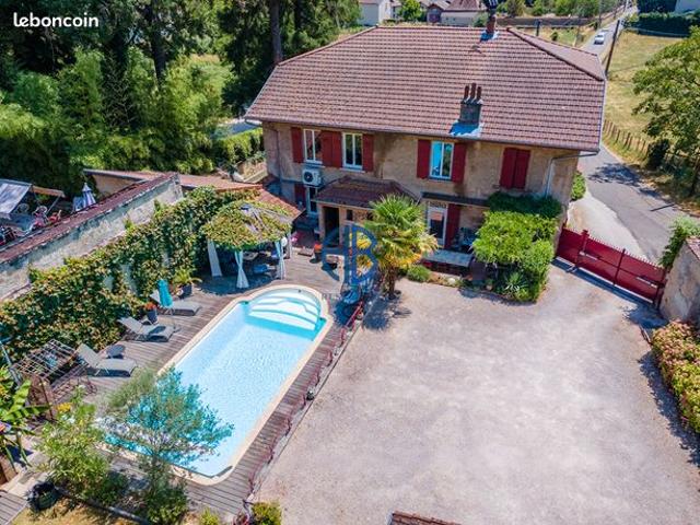 Maison 12 pièces 290 m²