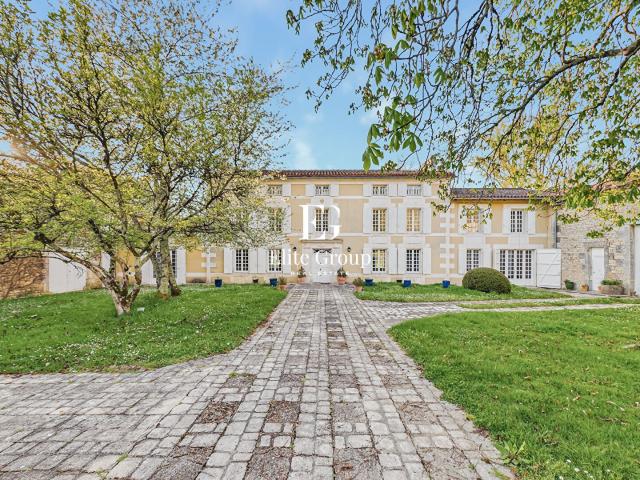 Maison 12 pièces 297 m²