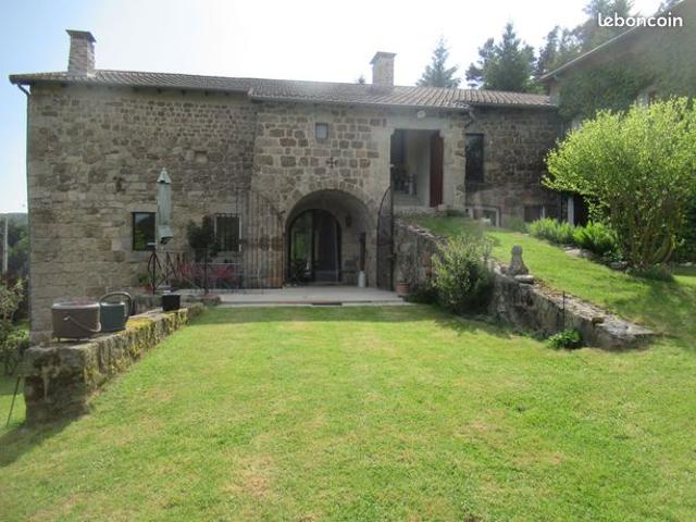 Maison 12 pièces 200 m²