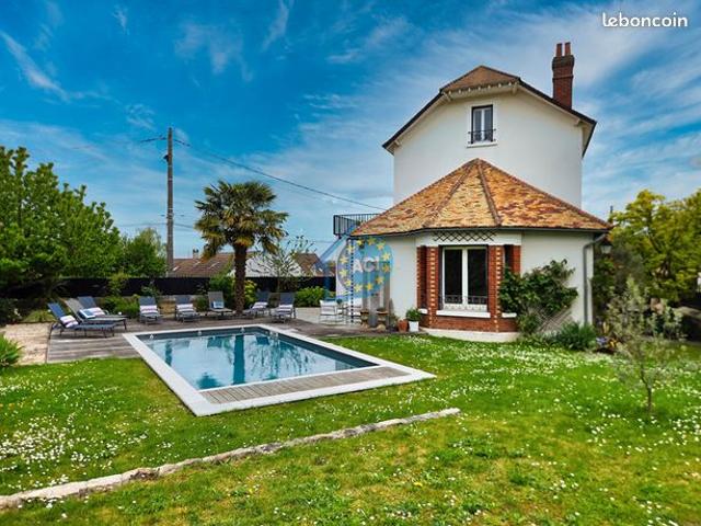 Maison 12 pièces 204 m²