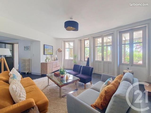 Maison 12 pièces 210 m²