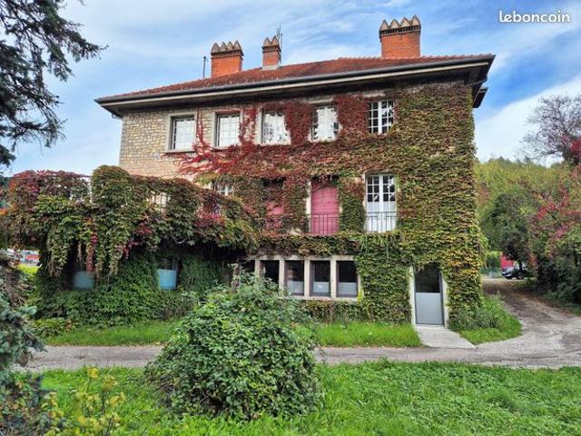 Maison 12 pièces 216 m²