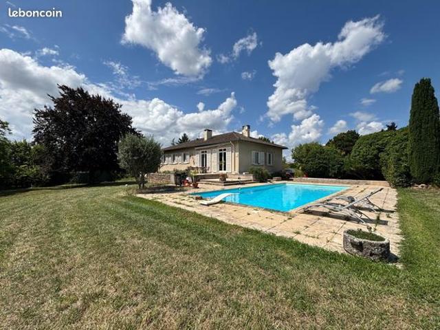 Maison 12 pièces 216 m²