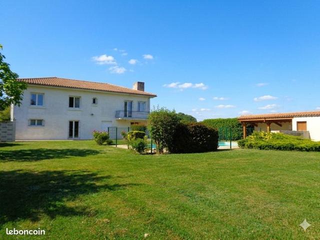 Maison 12 pièces 219 m²