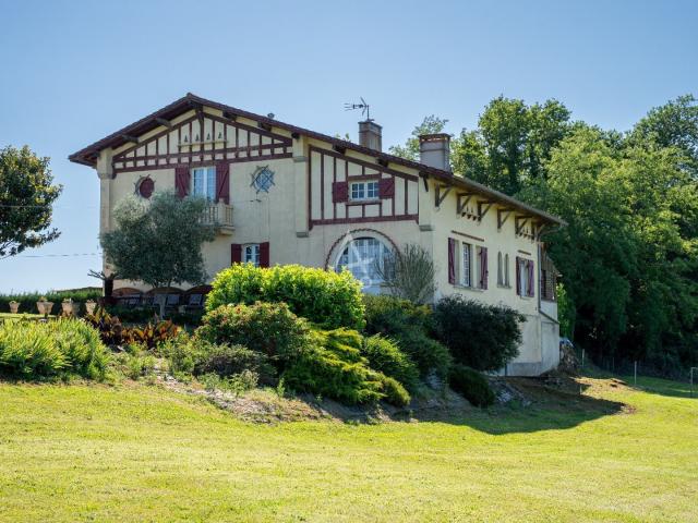 Maison 12 pièces 220 m²