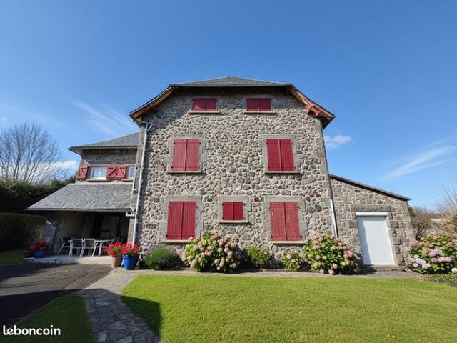 Maison 12 pièces 225 m²